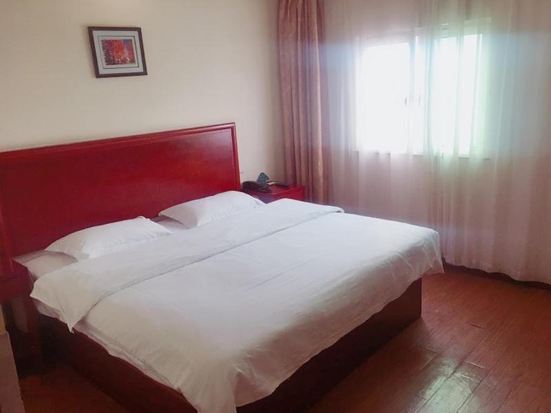 Greentree Inn Shanghai Pudong Airport Wild Animal Park Express Hotel Nanhui Екстериор снимка